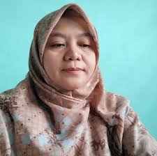 Puan Suraya Ahmad